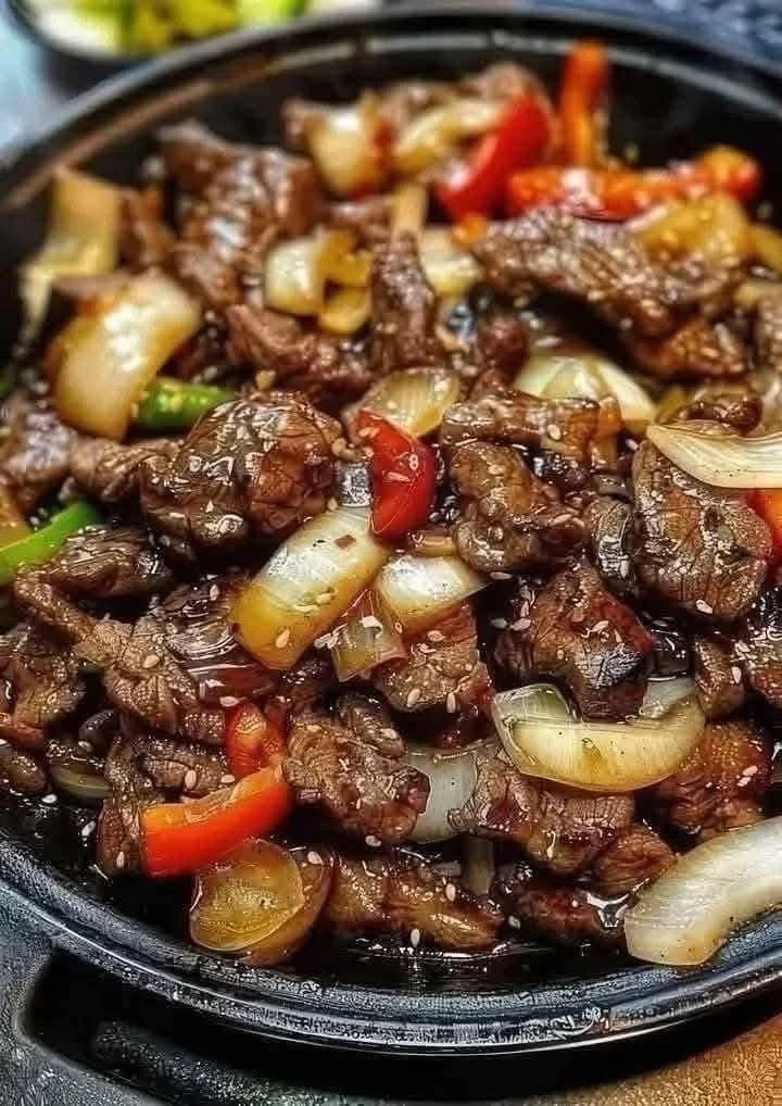 Chinese Pepper Steak with Onions – Tender Beef in a Savory Stir-Fry Sauce 487403638 681679384371470 5002490038941642094 n